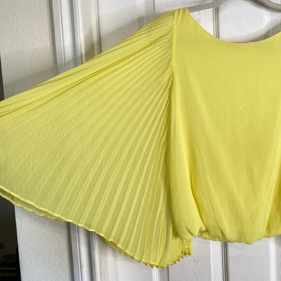 ALICE + OLIVIA Briar Pleated Bell Sleeve Top Yellow Batwing Accordion Sleeve XS - Picture 5 of 8